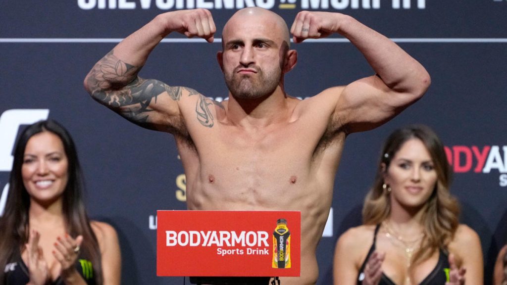 Alexander Volkanovski m, dispuesto a esperar al ganador del duelo entre Ilia Topuria y Max Holloway