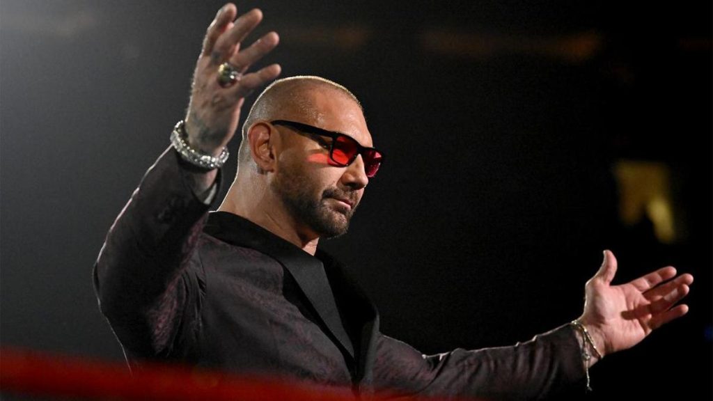 Batista revela el mejor consejo que recibió de Triple H cuando llegó a WWE