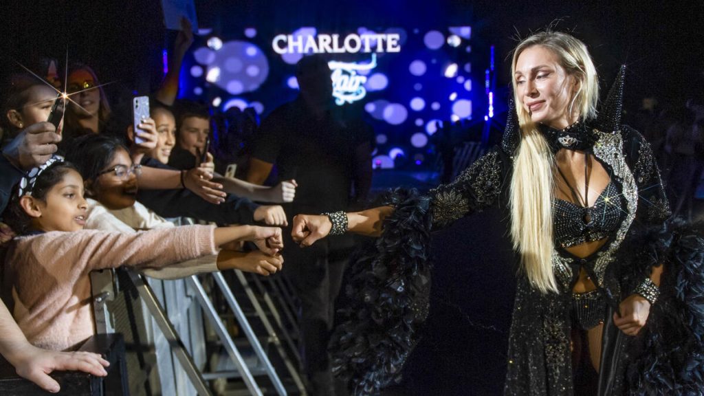 Charlotte Flair continúa sin tener el alta médica, aunque su regreso estaría cada vez más cerca