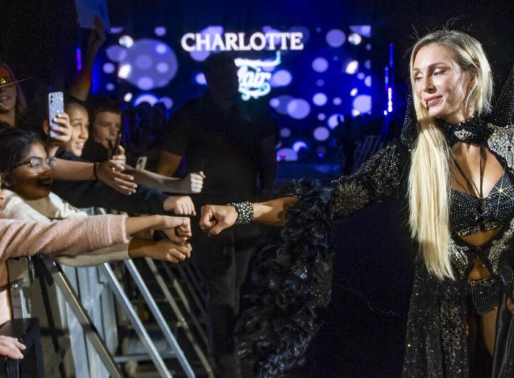 Charlotte Flair continúa sin tener el alta médica, aunque su regreso estaría cada vez más cerca