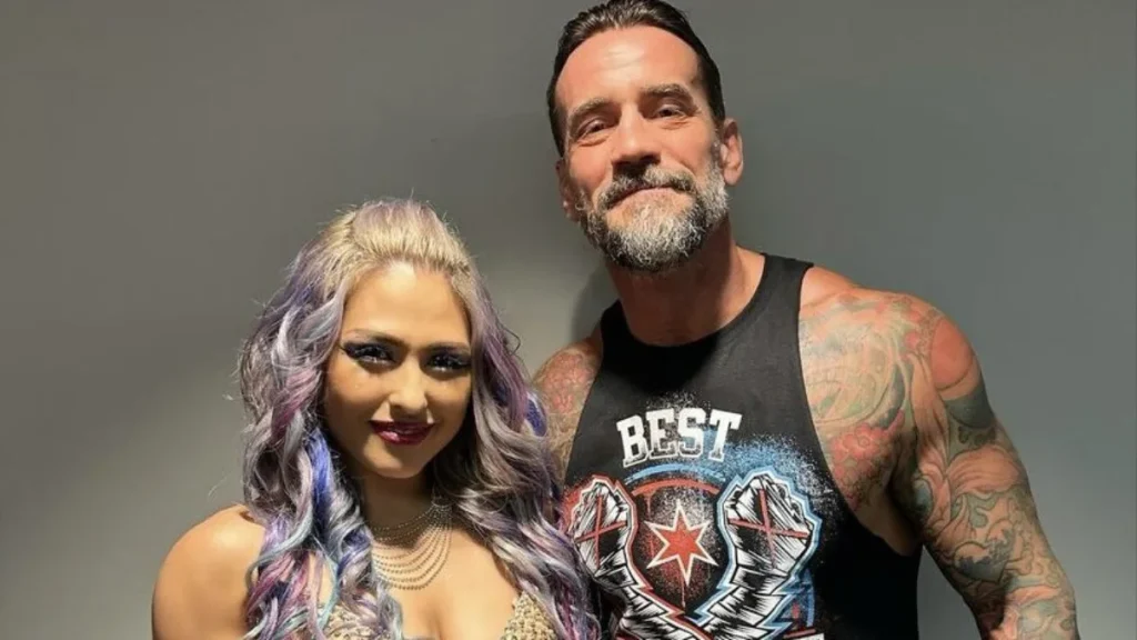 Giulia publica una imagen con CM Punk en backstage: “Me siento muy honrada”