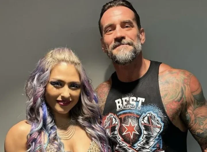 Giulia publica una imagen con CM Punk en backstage: “Me siento muy honrada”