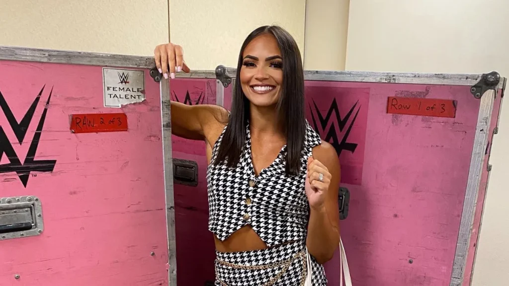 WWE retira a Kiana James del roster activo interno