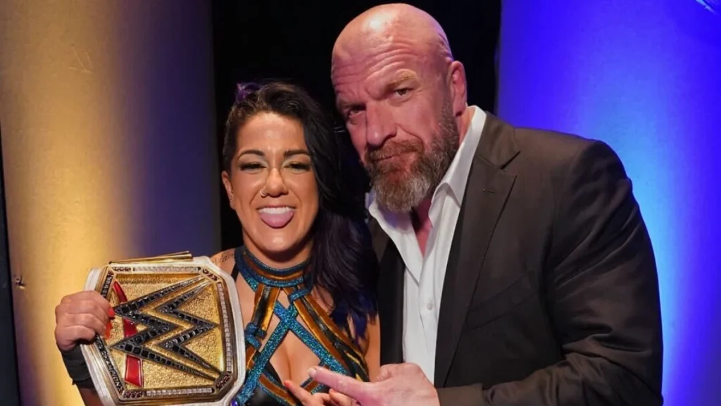 Bayley elogia a Triple H por el trato personal que tiene con el roster de WWE