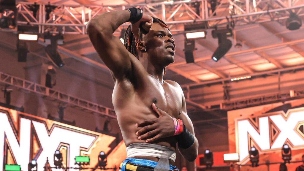 Booker T defiende a Je'Von Evans de las críticas