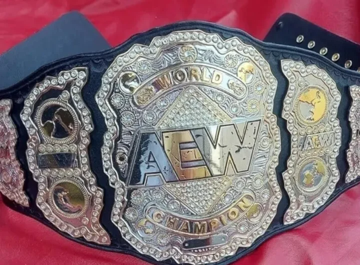 Ex campeón mundial de WWE y AEW revela que "no levanta pesas"