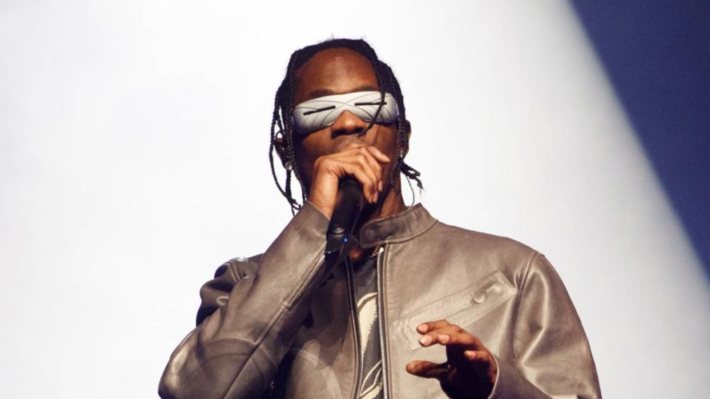 Travis Scott estará en WWE Elimination Chamber 2025