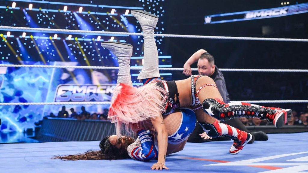 El combate entre Chelsea Green y Zelina Vega en SmackDown no terminó como estaba previsto