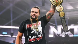 Mike Santana recibe elogios en WWE tras sus recientes apariciones en NXT