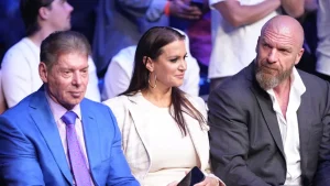 Vince McMahon no mantendría relación ni con Triple H ni con Stephanie McMahon y no estaría contento con el presente de WWE