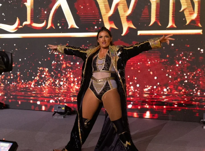 Alex Windsor anuncia que ha firmado con AEW