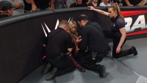 Liv Morgan sufre una dislocación de hombro en WWE RAW y no puede acabar su lucha