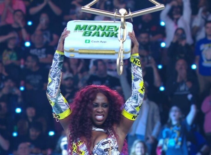 Naomi gana la lucha de escaleras de Money in the Bank femenino