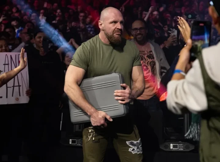 Un miembro de producción demanda a AEW y a Jon Moxley por "negligencia, agresión civil y agresión"